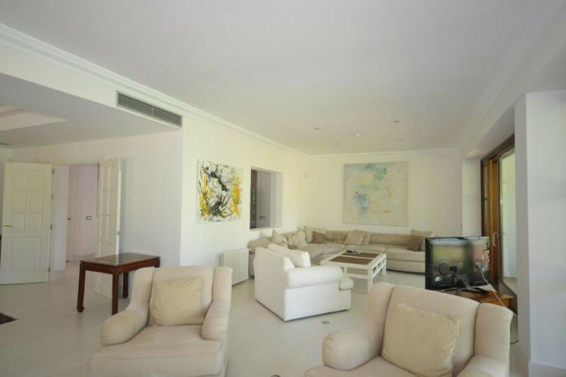 Detached Villa Guadalmina Baja Málaga - image 21