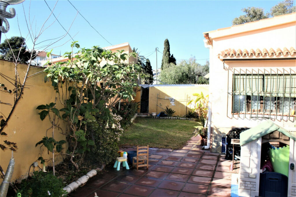 Detached Villa Benajarafe Málaga - image 20