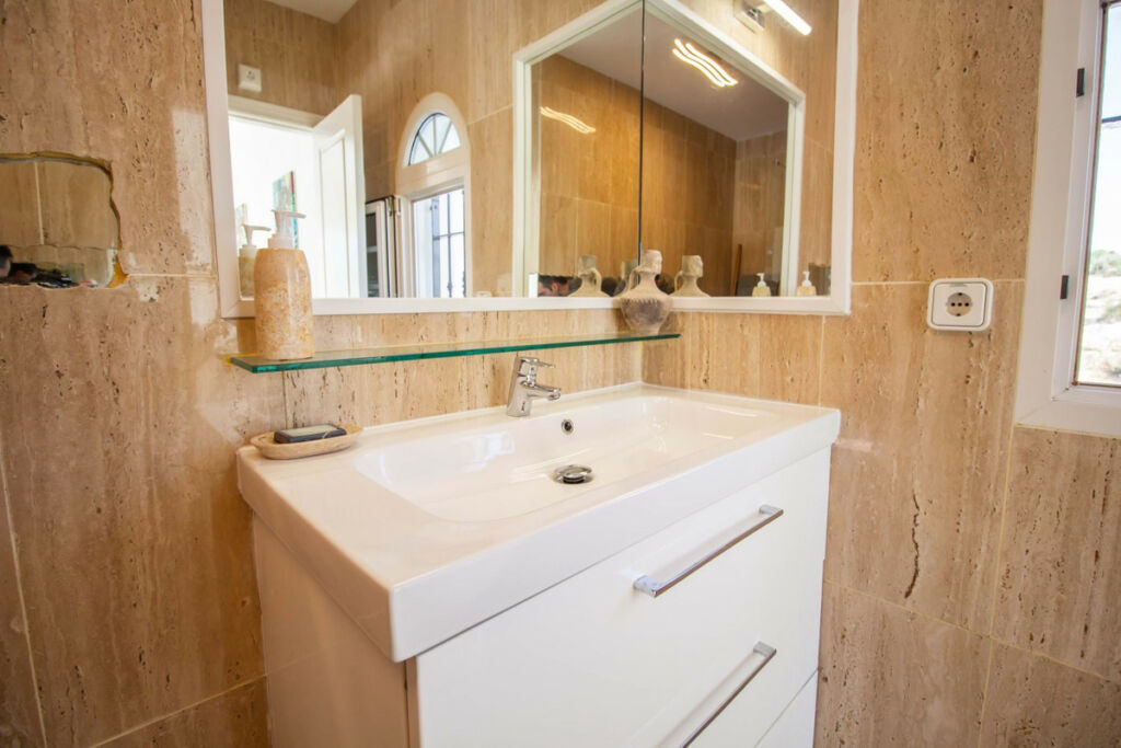 Detached Villa Las Ramblas Golf Alicante - image 21