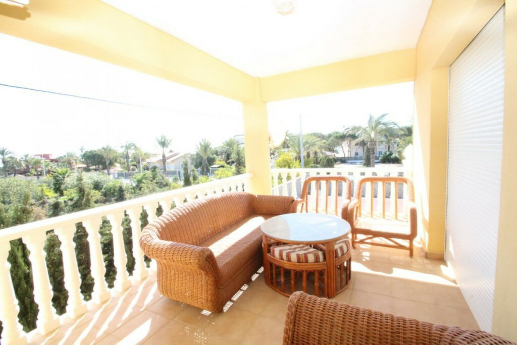 Detached Villa Cabo Roig Alicante - image 21