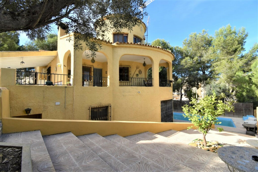 Detached Villa Villamartin Alicante - image 21