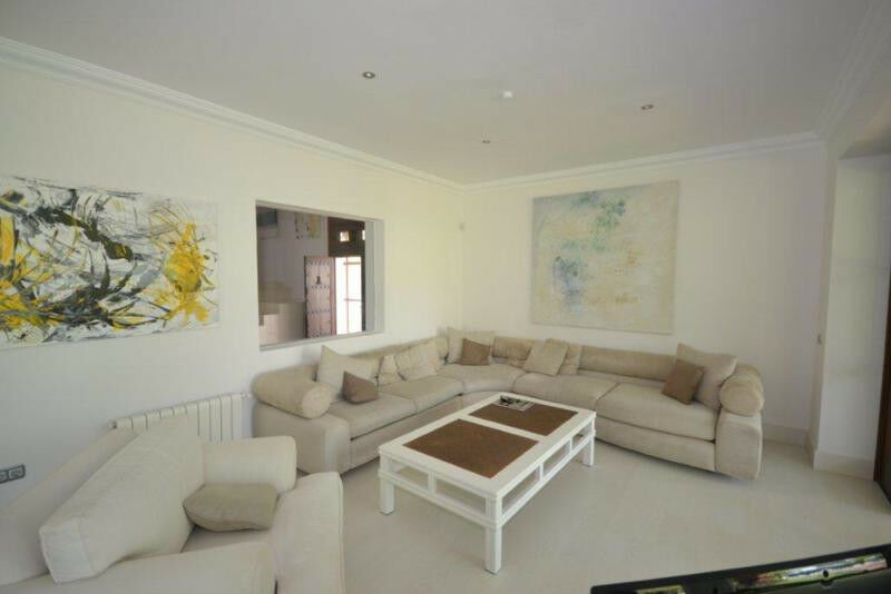 Detached Villa Guadalmina Baja Málaga - image 22