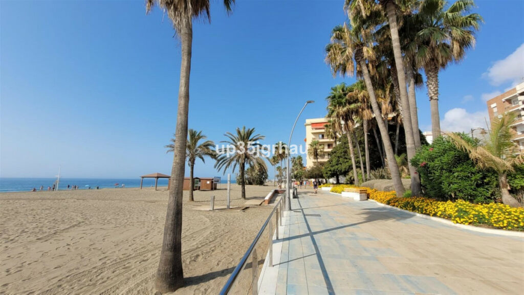 Middle Floor Studio Estepona Málaga - image 15