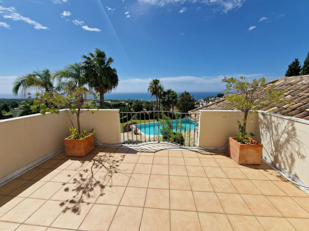Detached Villa Calahonda Málaga - image 22