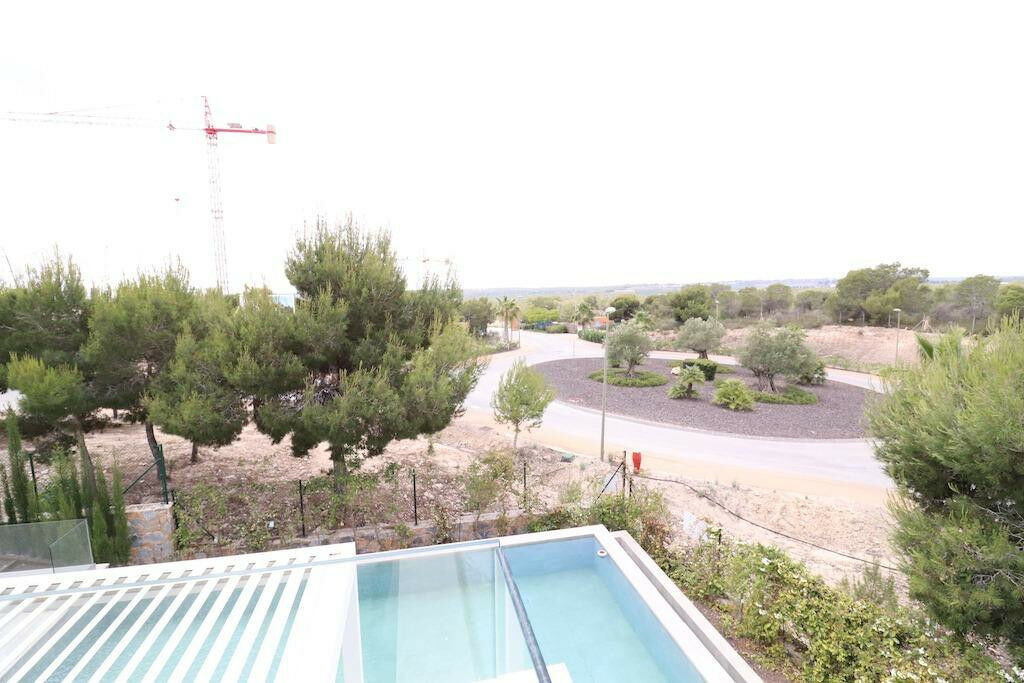 Detached Villa Campoamor Alicante - image 22