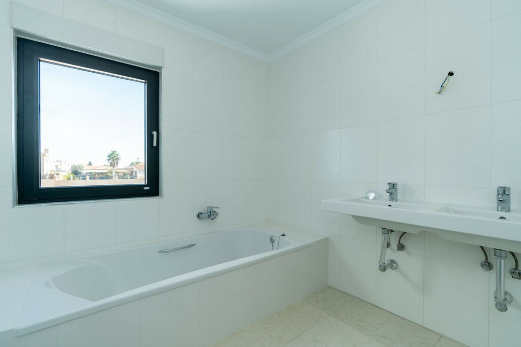 Detached Villa Benalmadena Málaga - image 22