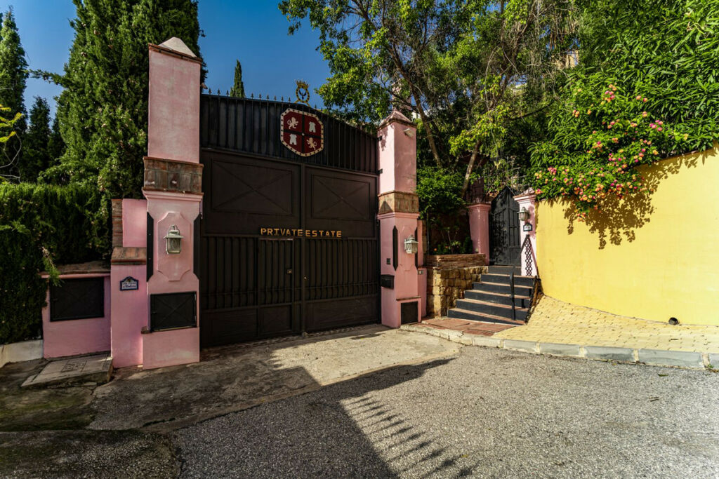 Detached Villa Benahavís Málaga - image 22
