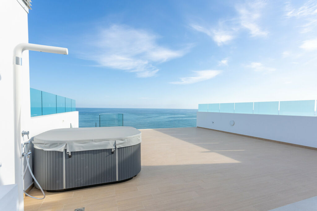 Penthouse Carvajal Málaga - image 23