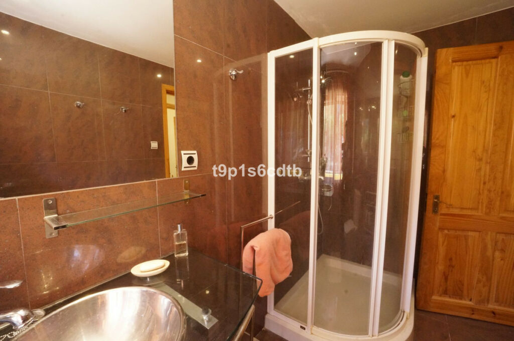 Detached Villa Monda Málaga - image 23