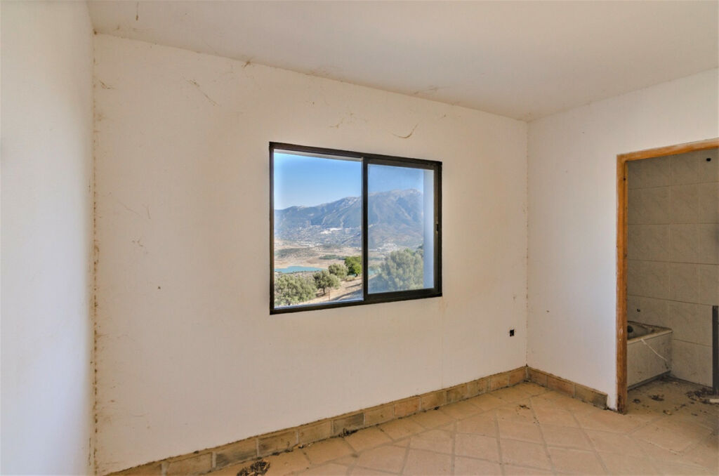 Detached Villa La Viñuela Málaga - image 23