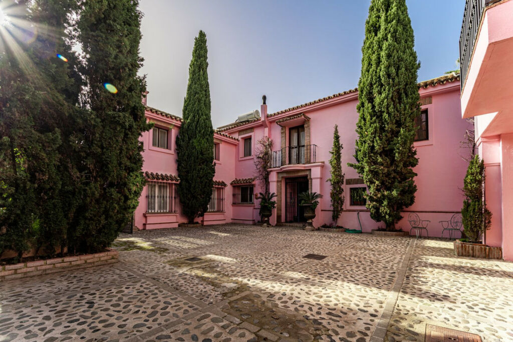 Detached Villa Benahavís Málaga - image 23