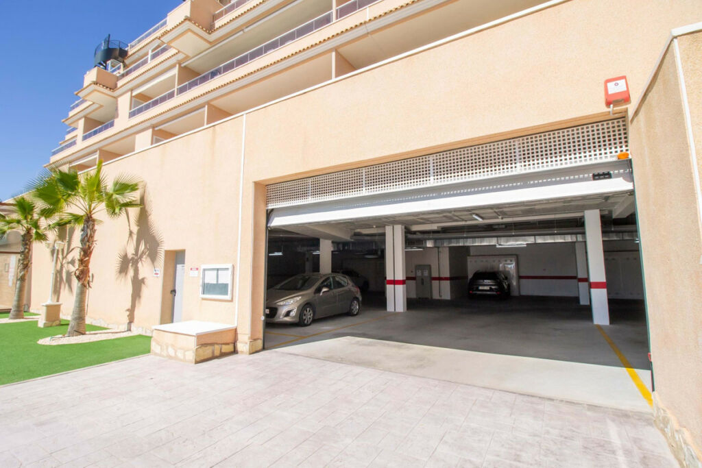 Middle Floor Apartment Los Altos Alicante - image 23