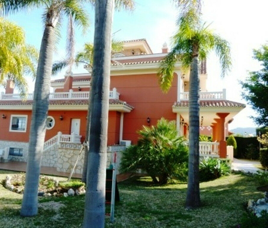 Detached Villa Alhaurín de la Torre Málaga - image 24