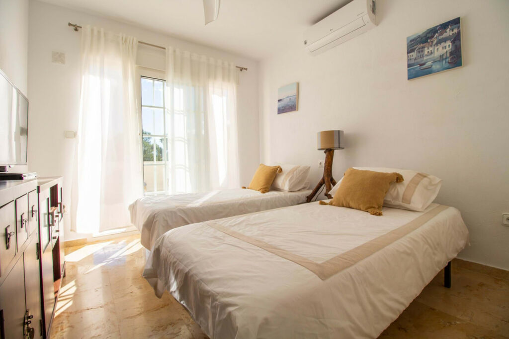 Detached Villa Las Ramblas Golf Alicante - image 24