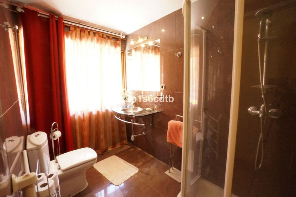 Detached Villa Monda Málaga - image 24