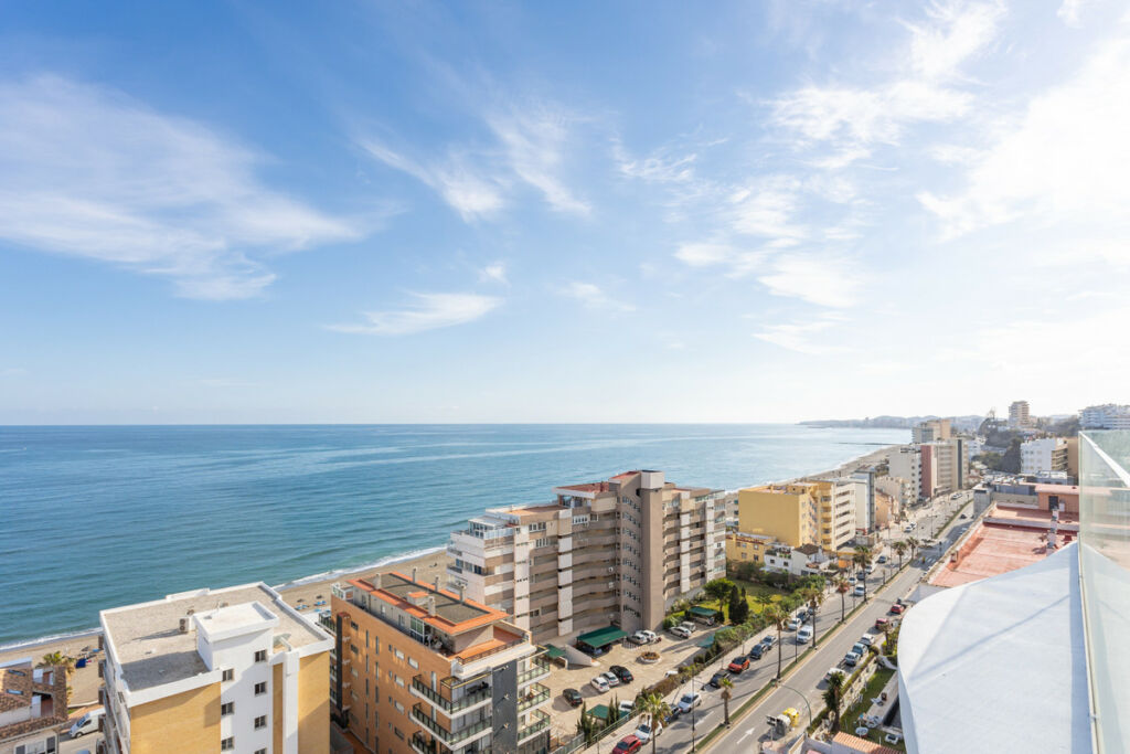Penthouse Carvajal Málaga - image 24