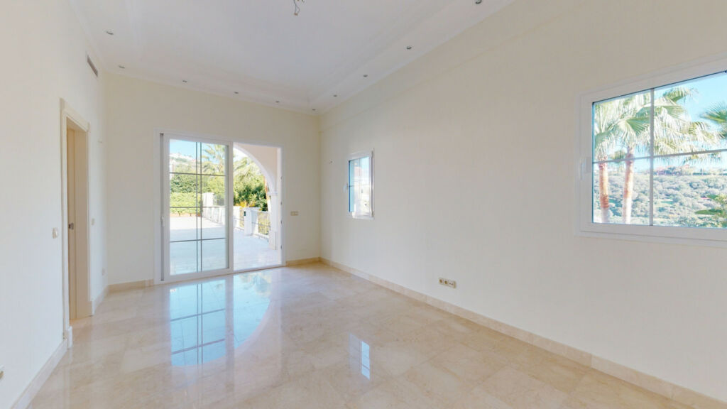 Detached Villa Los Arqueros Málaga - image 23