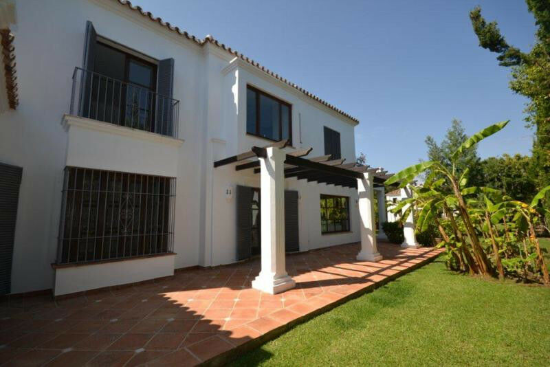 Detached Villa Guadalmina Baja Málaga - image 25