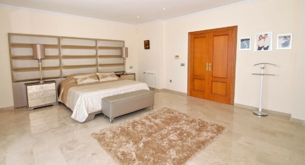 Detached Villa El Paraiso Málaga - image 25