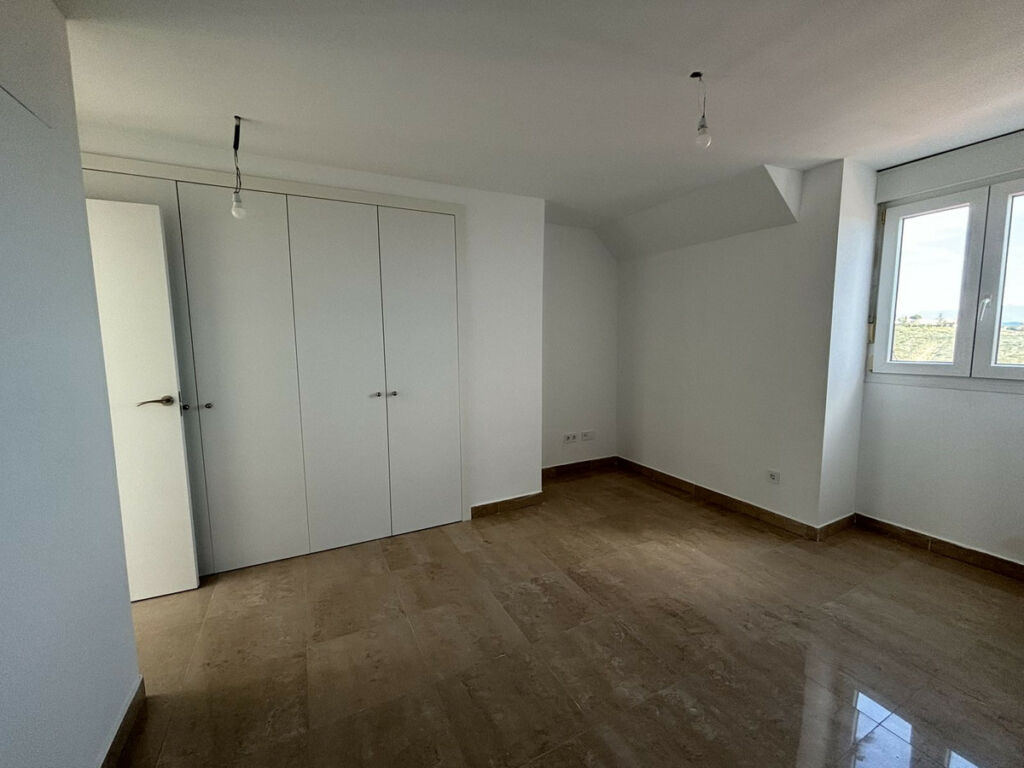 Penthouse Duplex La Duquesa Málaga - image 14