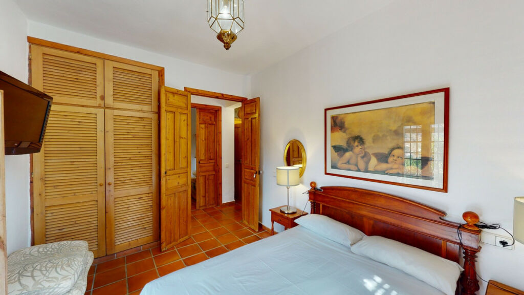 Detached Villa Sayalonga Málaga - image 26