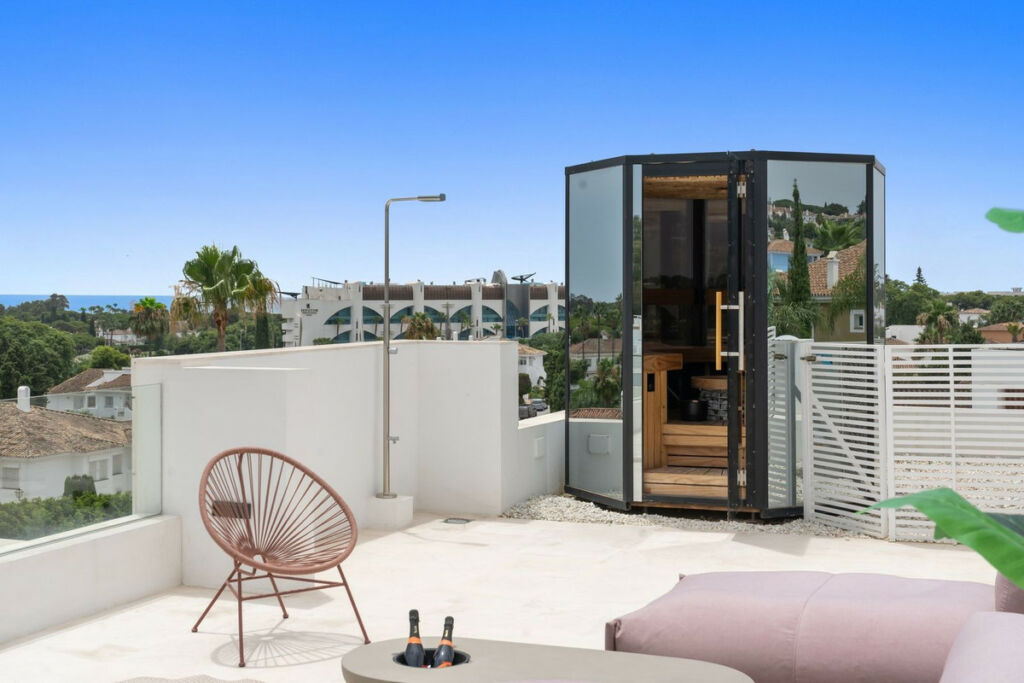 Detached Villa El Paraiso Málaga - image 26