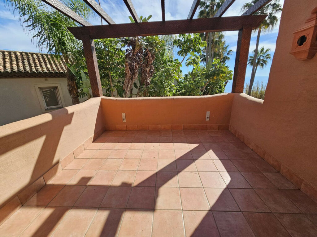 Middle Floor Apartment Estepona Málaga - image 26