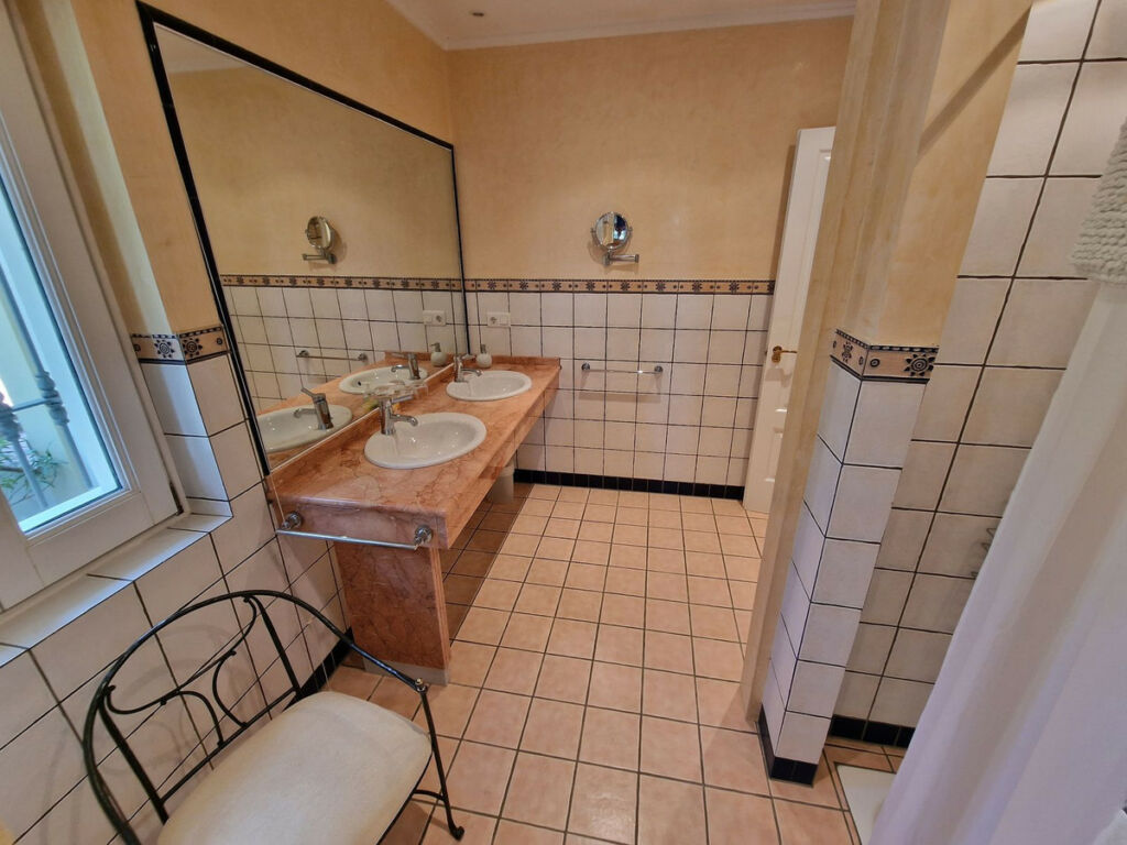 Detached Villa Calahonda Málaga - image 27
