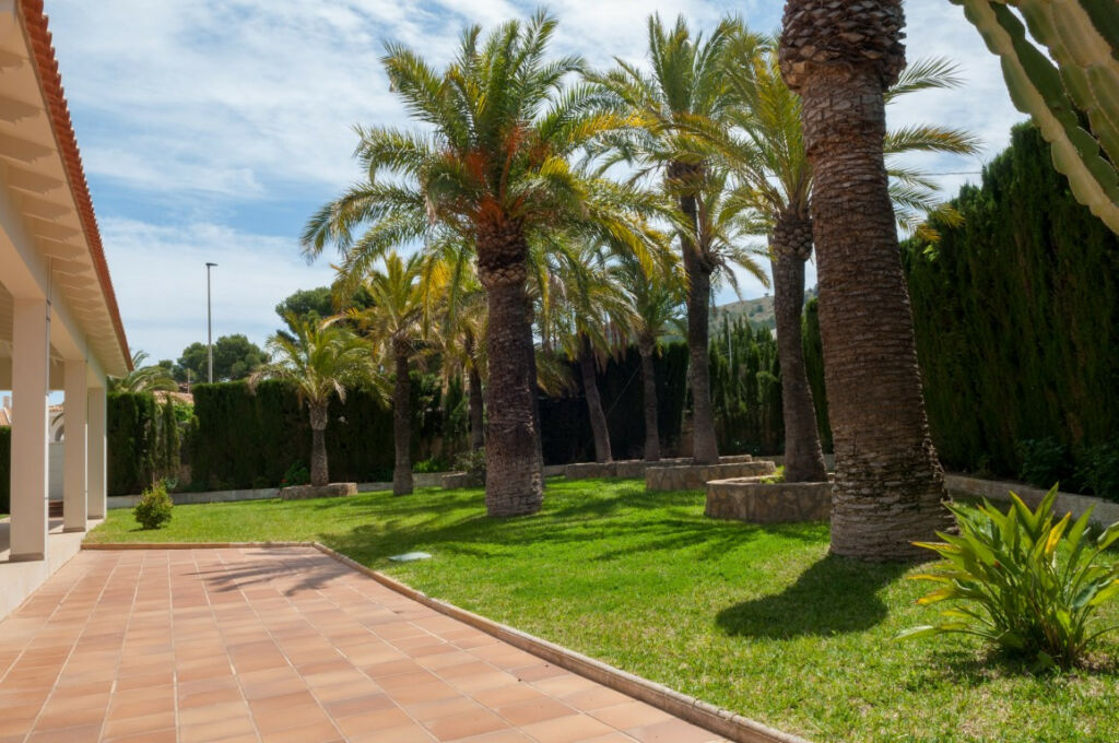 Detached Villa Albir Alicante - image 20