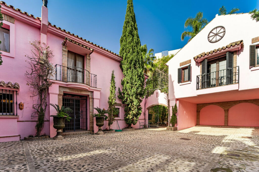 Detached Villa Benahavís Málaga - image 27