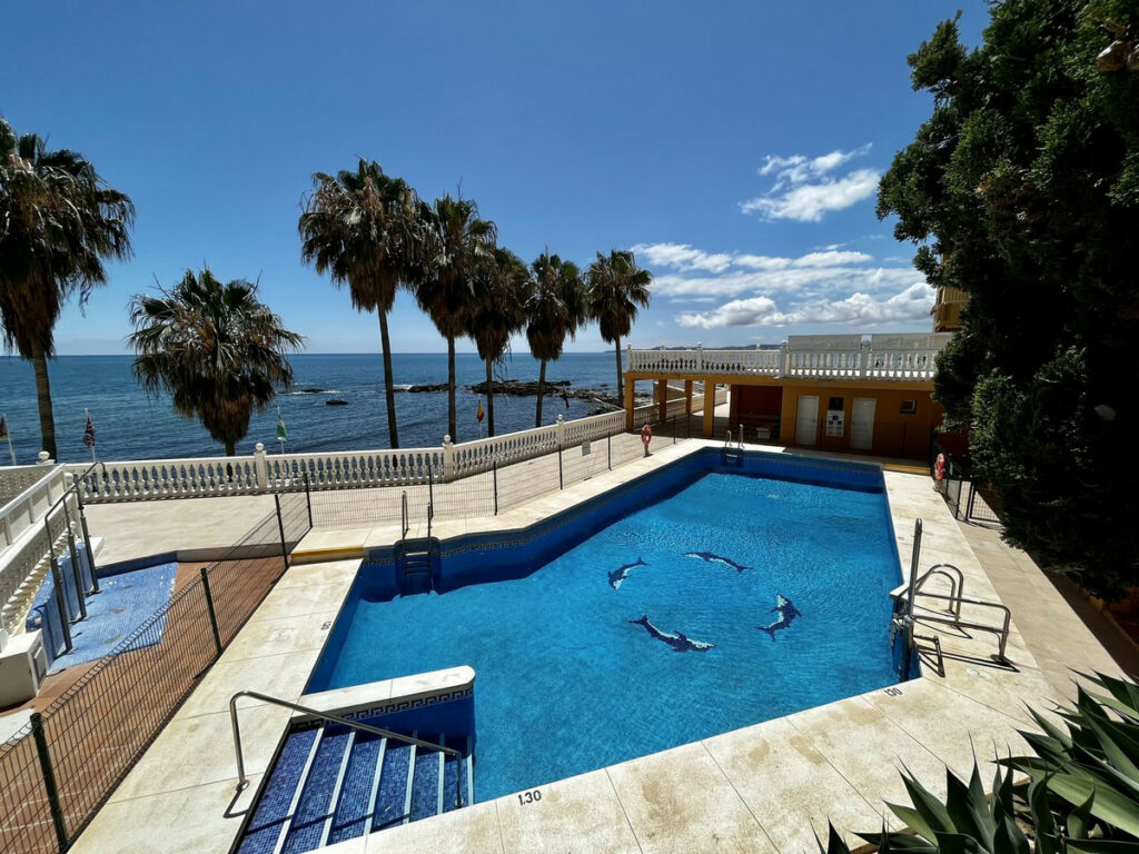Middle Floor Apartment Benalmadena Málaga - image 27