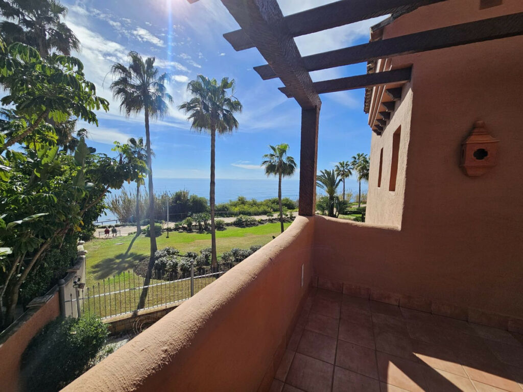 Middle Floor Apartment Estepona Málaga - image 27