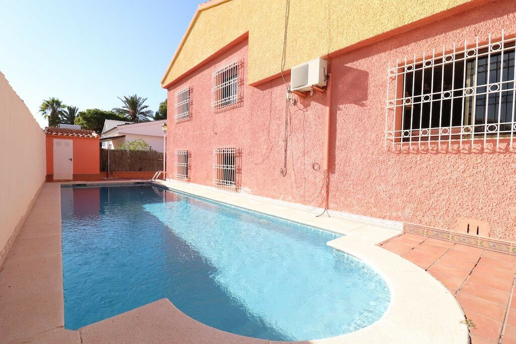 Detached Villa Cabo Roig Alicante - image 28