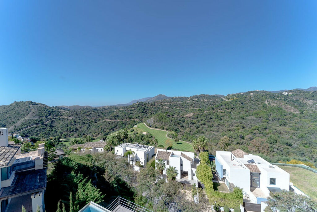 Detached Villa Los Arqueros Málaga - image 28