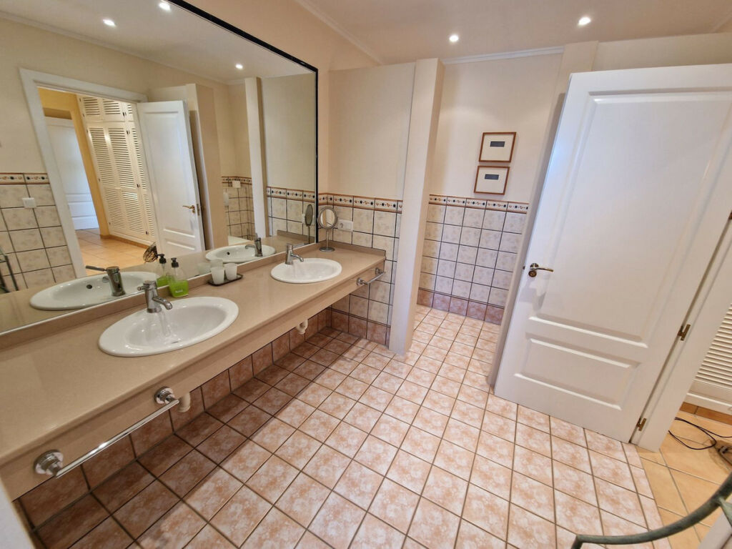 Detached Villa Calahonda Málaga - image 28