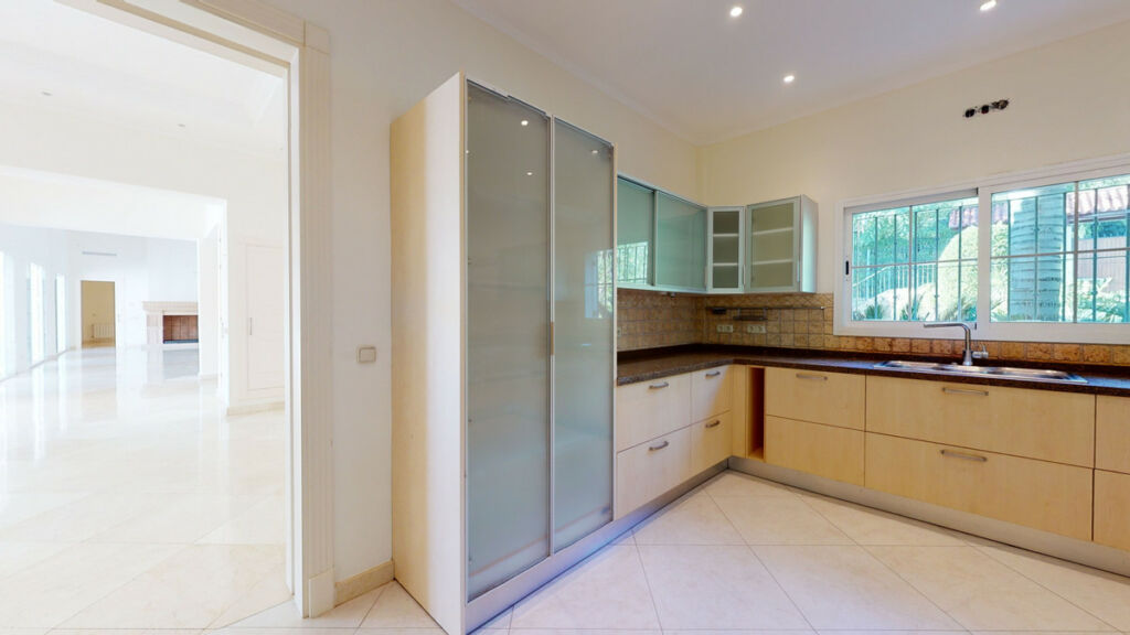 Detached Villa Los Arqueros Málaga - image 27