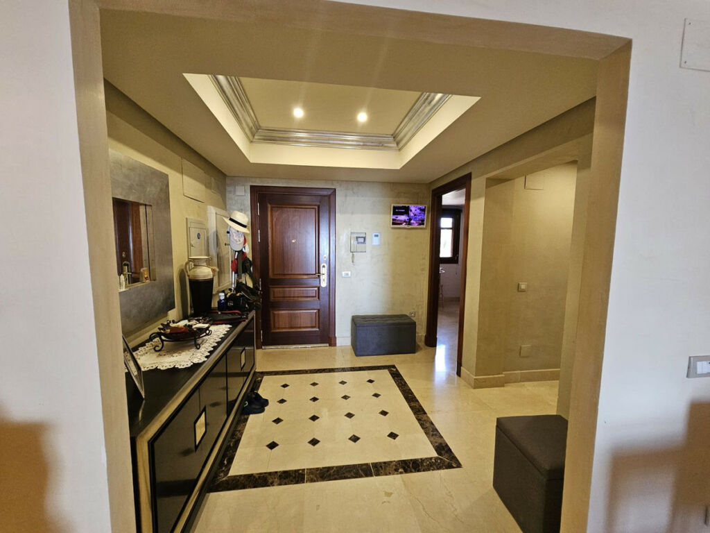 Middle Floor Apartment Estepona Málaga - image 28
