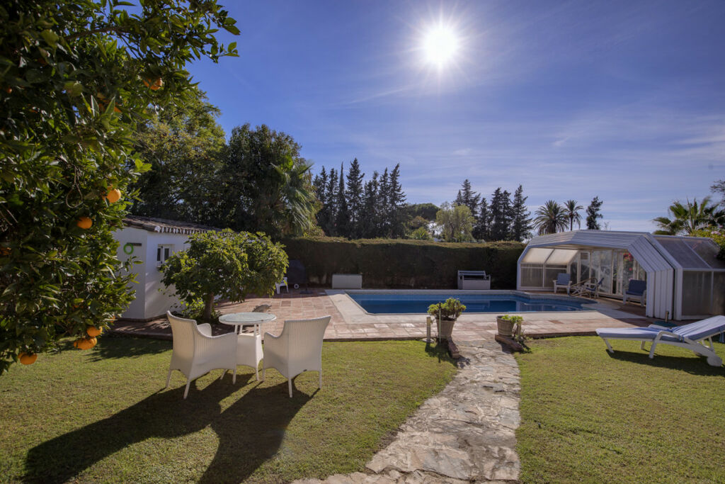 Detached Villa Guadalmina Alta Málaga - image 4