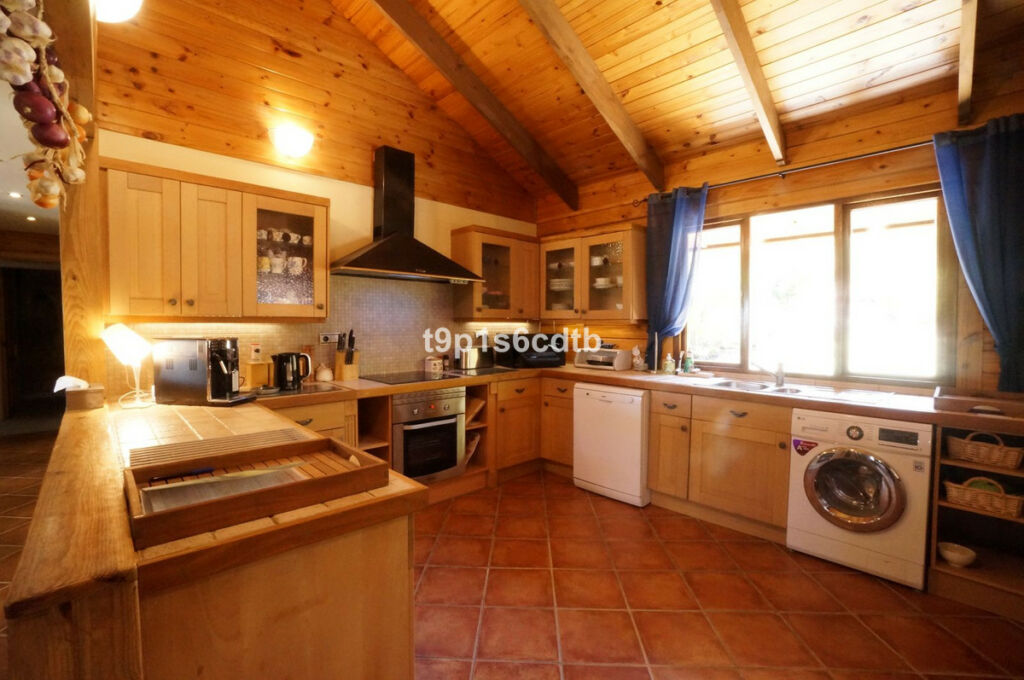Detached Villa Monda Málaga - image 28