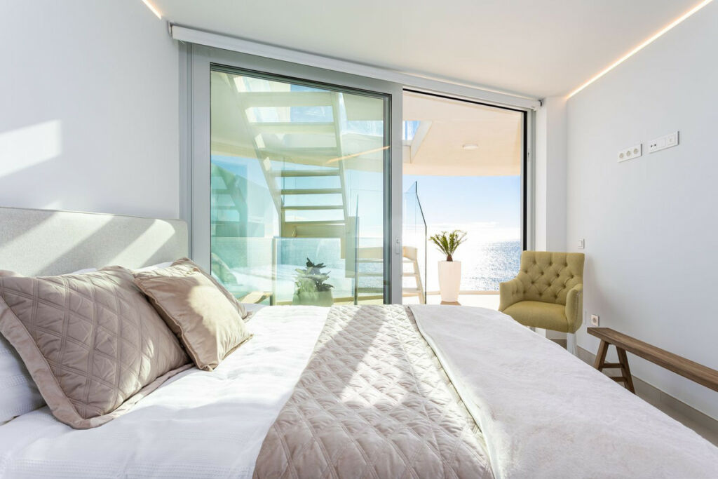 Penthouse Carvajal Málaga - image 28