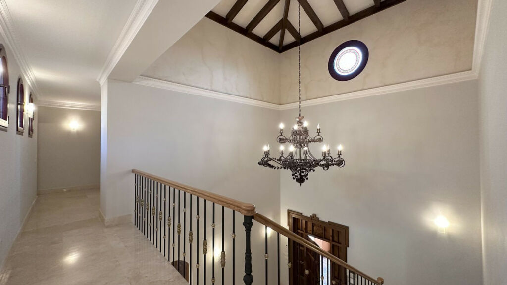 Detached Villa The Golden Mile Málaga - image 28