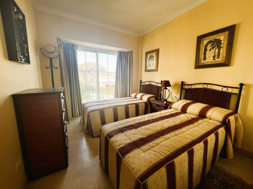Middle Floor Apartment Puerto Banús Málaga - image 29
