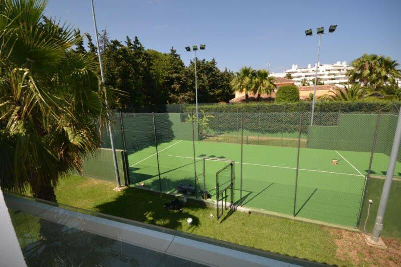 Detached Villa Guadalmina Baja Málaga - image 29