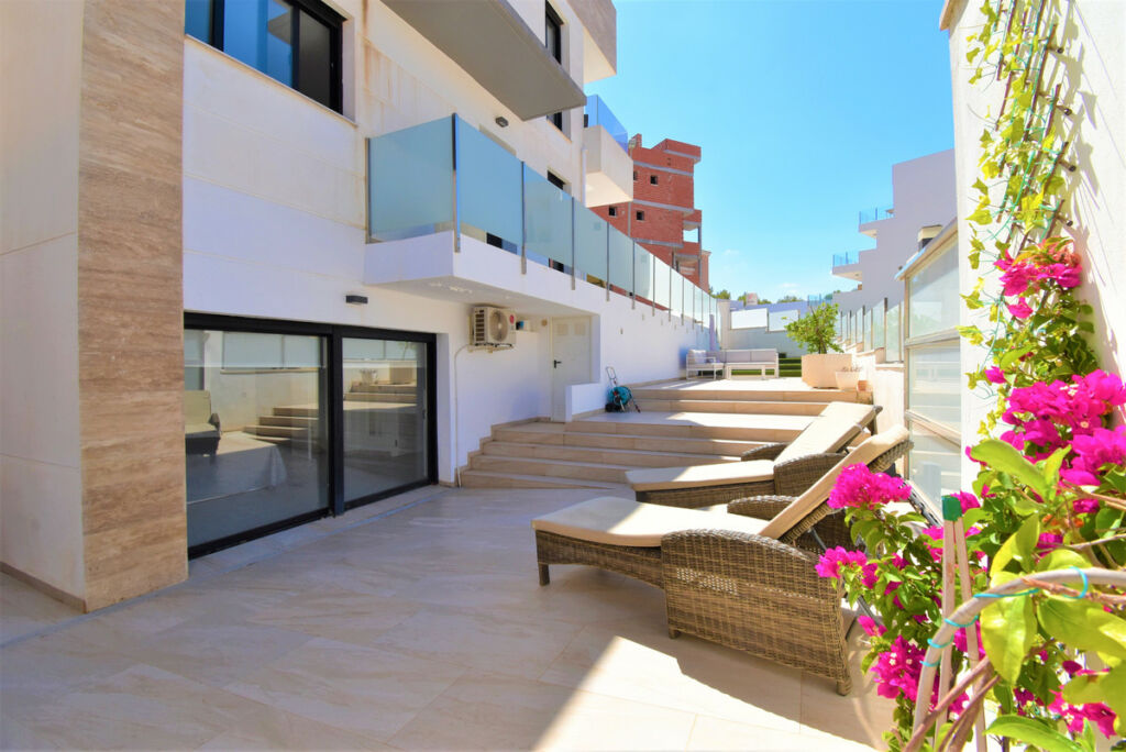 Detached Villa Villamartin Alicante - image 29