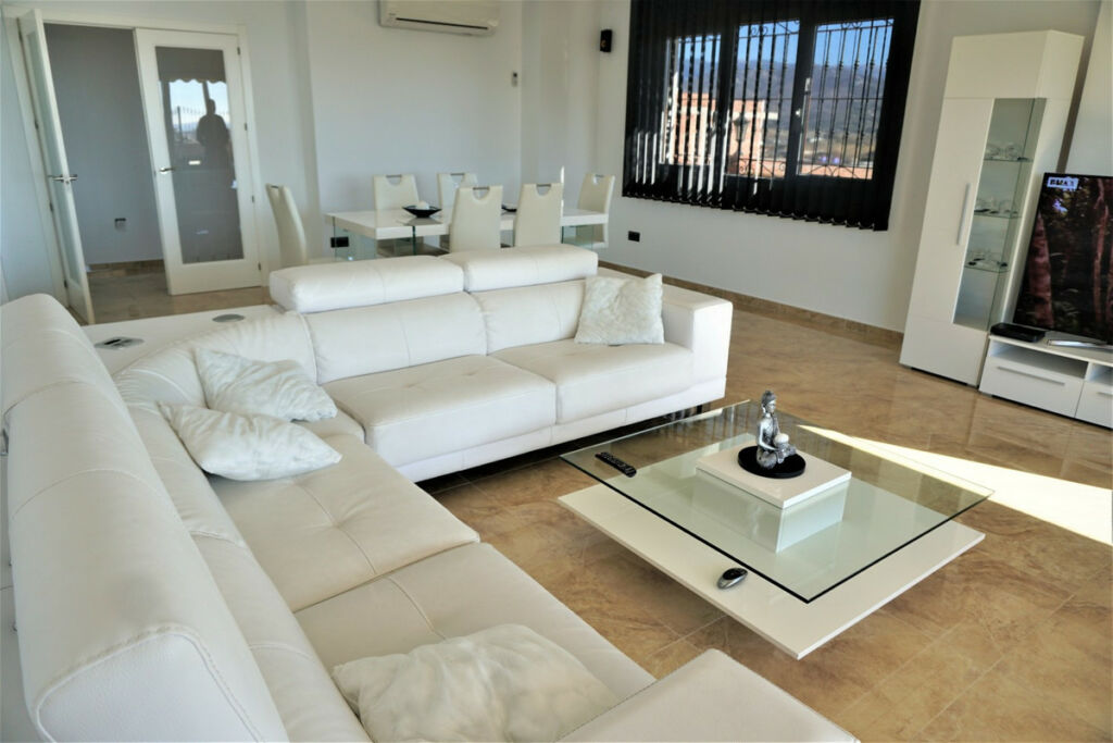 Detached Villa Torre del Mar Málaga - image 3