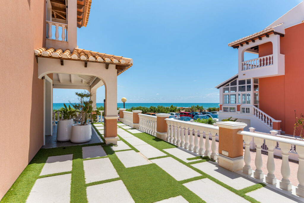 Townhouse Guardamar del Segura Alicante - image 3