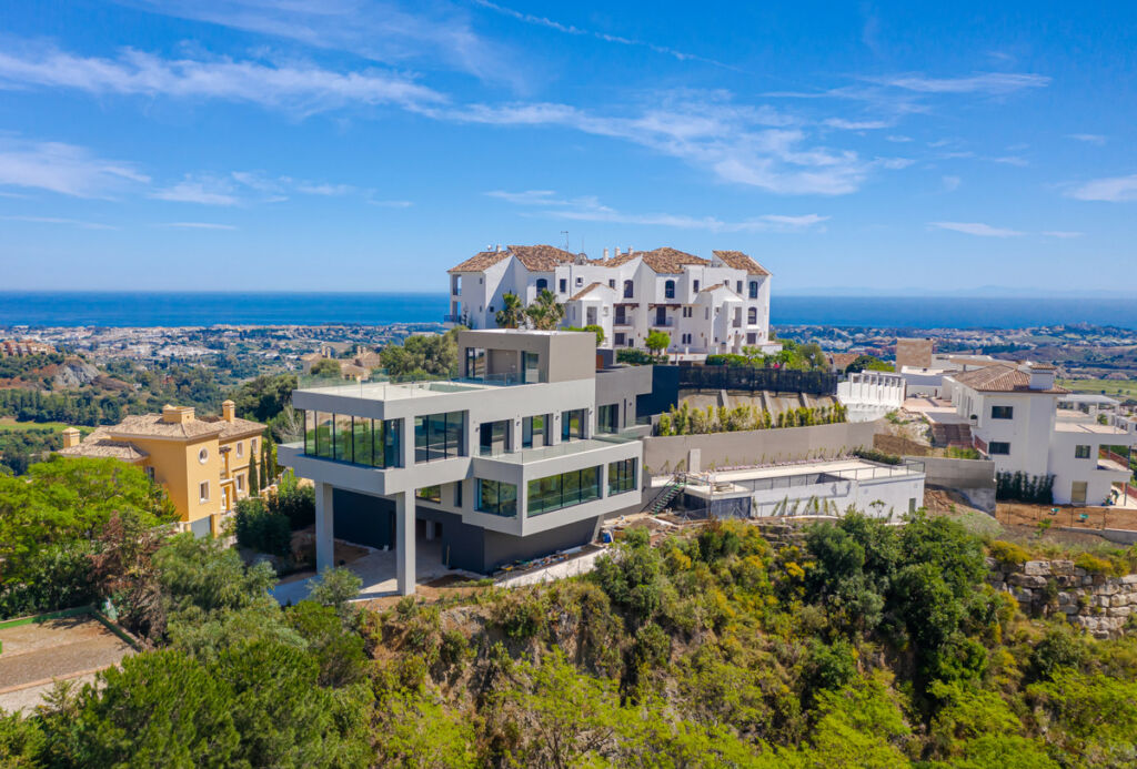 Detached Villa Los Arqueros Málaga - image 8