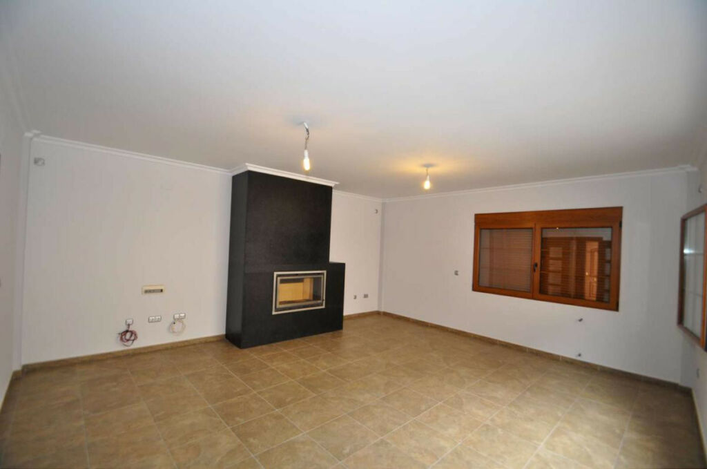 Townhouse Pinoso Alicante - image 3