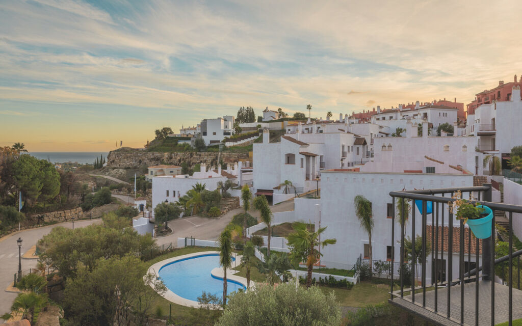 Ground Floor Apartment Benahavís Málaga - image 3