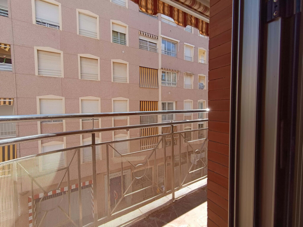 Middle Floor Apartment Playa Del Cura Alicante - image 3